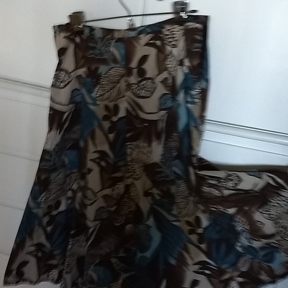 Liz Claiborne brand Brown, teal floral skirt so pretty on!
